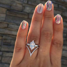 Load image into Gallery viewer, Crystal Rings Women