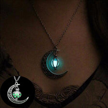 Load image into Gallery viewer, Hot Moon Glowing Necklace